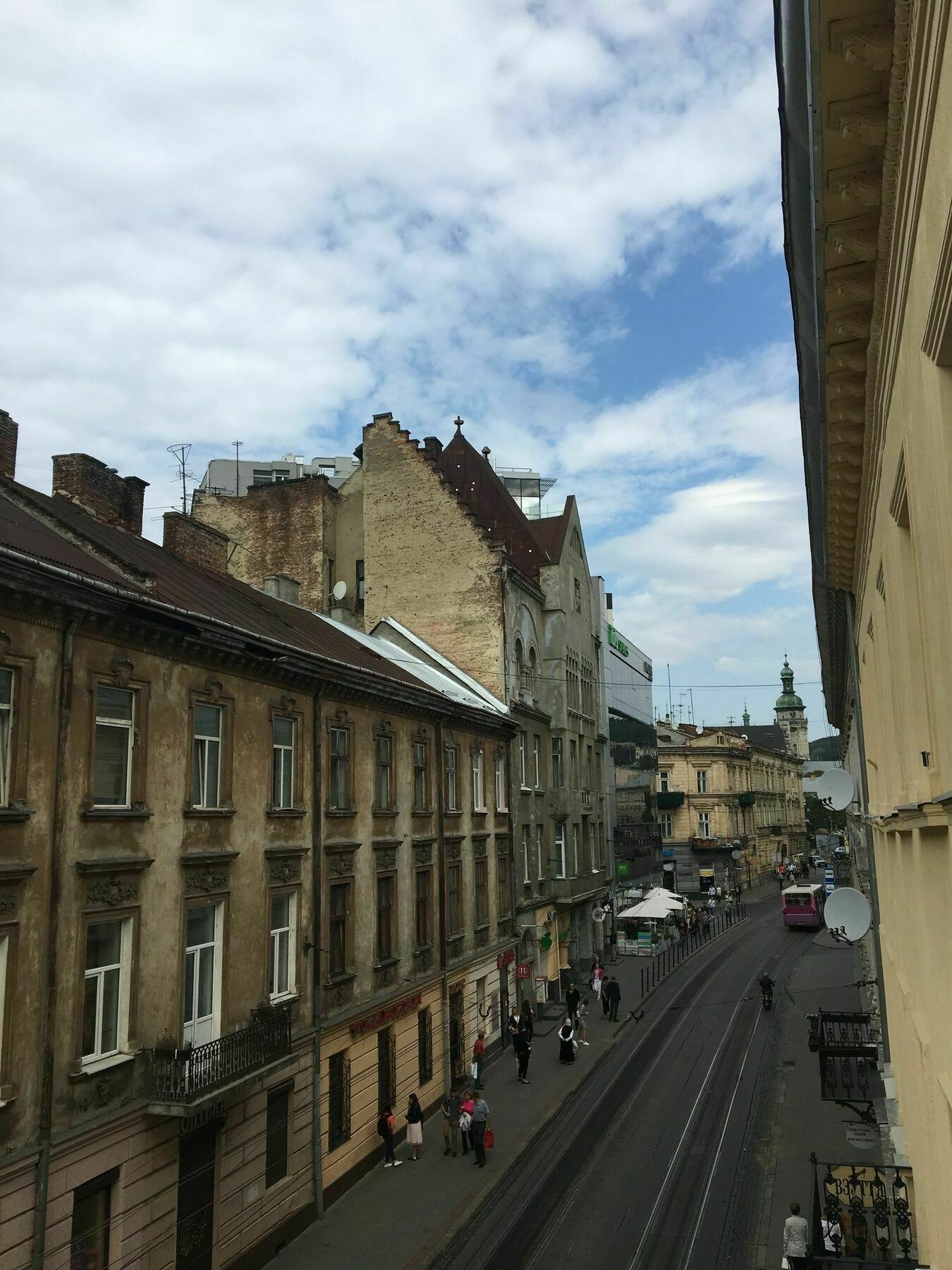 Aparthotel Na Dobu Лвив Екстериор снимка